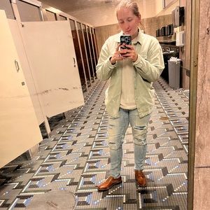 Meet your Posher, Logan